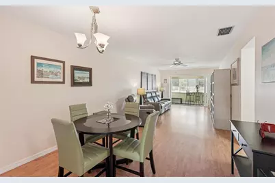 3900 Roxane Boulevard #8B, Sarasota, FL 34235 - Photo 3