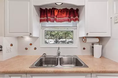 3900 Roxane Boulevard #8B, Sarasota, FL 34235 - Photo 5