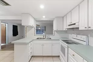 10921 Manchester Rd, Port Richey, FL 34668 - Photo 7