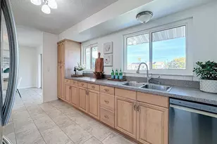 5011 Mangrove Point Rd, Bradenton, FL 34210 - Photo 7