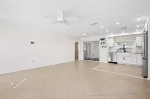 2806 Oxford Dr W, Bradenton, FL 34205 - Photo 11