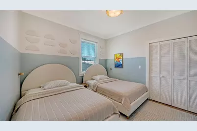 421 Island Circle, Sarasota, FL 34242 - Photo 29