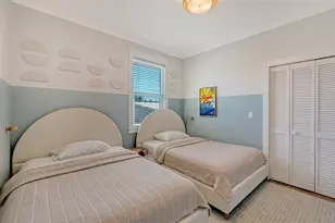 421 Island Cir, Sarasota, FL 34242 - Photo 29