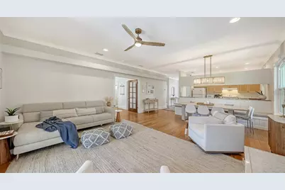 421 Island Circle, Sarasota, FL 34242 - Photo 13