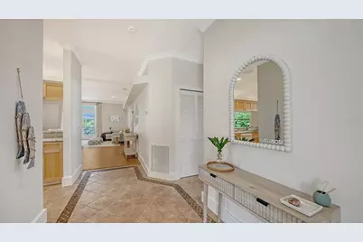421 Island Circle, Sarasota, FL 34242 - Photo 5