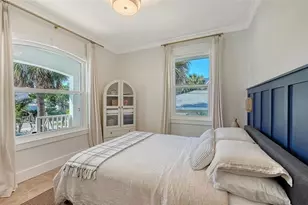 421 Island Cir, Sarasota, FL 34242 - Photo 25