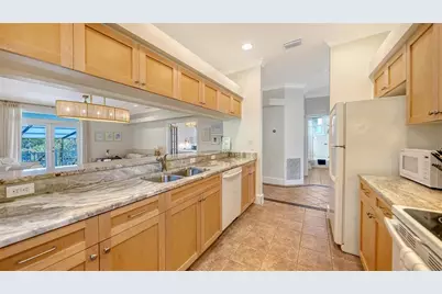 421 Island Circle, Sarasota, FL 34242 - Photo 19