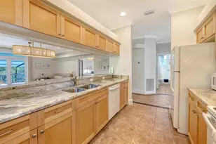 421 Island Cir, Sarasota, FL 34242 - Photo 19