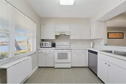 304 108th Street W #110, Bradenton, FL 34209 - Photo 7