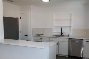 1406 28th St W, Bradenton, FL 34205 - Photo 11