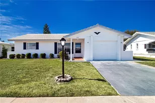 802 Buttonwood Dr, Bradenton, FL 34208 - Photo 1