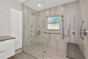 2639 Bougainvillea St, Sarasota, FL 34239 - Photo 21