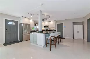 2639 Bougainvillea St, Sarasota, FL 34239 - Photo 5