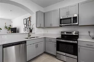 6217 Fairmont Ln, Palmetto, FL 34221 - Photo 5