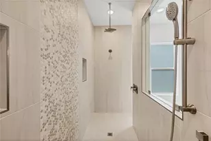 705 Anegada Ln, Sarasota, FL 34234 - Photo 19