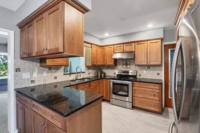 5201 Stevens Drive, Sarasota, FL 34234 - Photo 5