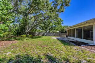 5201 Stevens Dr, Sarasota, FL 34234 - Photo 33