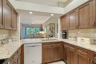 9429 Forest Hills Cir, Sarasota, FL 34238 - Photo 19
