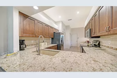 9429 Forest Hills Circle, Sarasota, FL 34238 - Photo 15