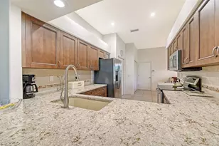 9429 Forest Hills Cir, Sarasota, FL 34238 - Photo 15