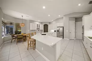 9075 Misty Creek Dr, Sarasota, FL 34241 - Photo 7