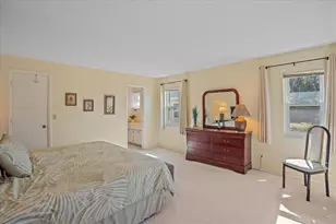 6948 W Country Club Dr N, Sarasota, FL 34243 - Photo 17