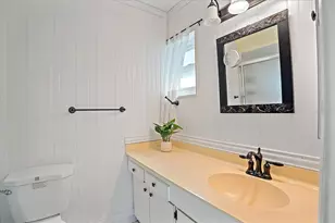 6948 W Country Club Dr N, Sarasota, FL 34243 - Photo 19