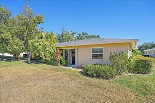 6948 W Country Club Dr N, Sarasota, FL 34243 - Photo 25