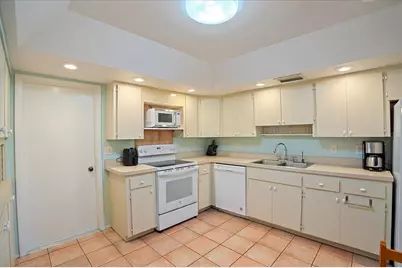 6948 W Country Club Drive N #V-81, Sarasota, FL 34243 - Photo 13