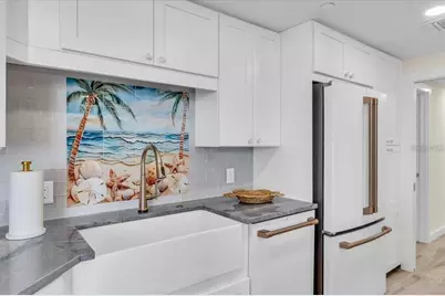 1211 Gulf Of Mexico Drive #403, Longboat Key, FL 34228 - Photo 9