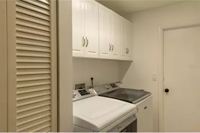 8457 Cypress Lake Circle, Sarasota, FL 34243 - Photo 17