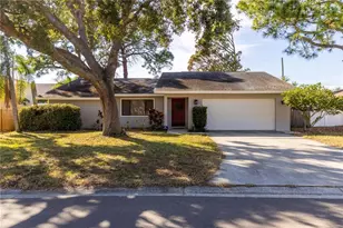 8457 Cypress Lake Cir, Sarasota, FL 34243 - Photo 11
