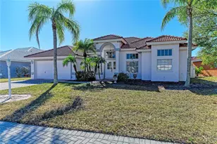 7122 42nd Ct E, Sarasota, FL 34243 - Photo 1