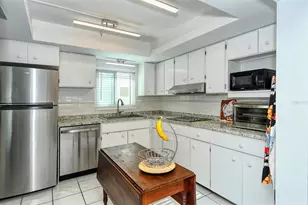 1809 Vera Pl, Sarasota, FL 34235 - Photo 15