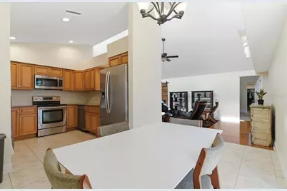 8215 Country Oaks Court, Sarasota, FL 34243 - Photo 11