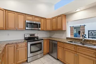 8215 Country Oaks Ct, Sarasota, FL 34243 - Photo 15