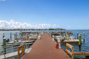 5200 Brittany Dr S, Saint Petersburg, FL 33715 - Photo 23