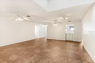 3820 Glen Oaks Manor Dr, Sarasota, FL 34232 - Photo 9