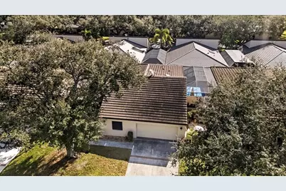 3820 Glen Oaks Manor Drive, Sarasota, FL 34232 - Photo 3