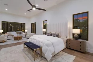 329 Bird Key Dr, Sarasota, FL 34236 - Photo 9