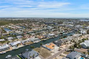 4007 100th St W, Bradenton, FL 34210 - Photo 9