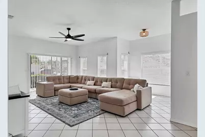 4317 Marcott Circle, Sarasota, FL 34233 - Photo 9