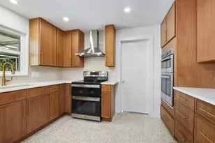 2551 Hibiscus St, Sarasota, FL 34239 - Photo 9