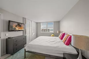 5750 Midnight Pass Rd, Sarasota, FL 34242 - Photo 17