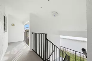 1100 Capri Isles Blvd, Venice, FL 34292 - Photo 9