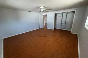 3631 Meyer Pl, Sarasota, FL 34239 - Photo 13