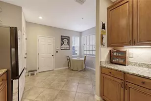 3659 Parkridge Cir, Sarasota, FL 34243 - Photo 11