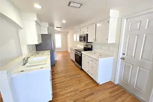 3616 Royal Palm Dr, Bradenton, FL 34210 - Photo 9