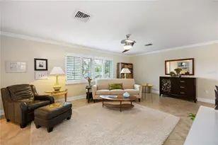 3619 Pembrook Dr, Sarasota, FL 34239 - Photo 7