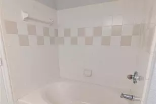 5611 Bidwell Pkwy, Sarasota, FL 34233 - Photo 17